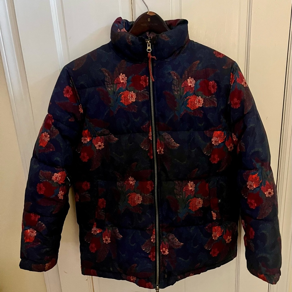 Sundance Floral Quilted Puffer Jacket - Navy / Red Size M